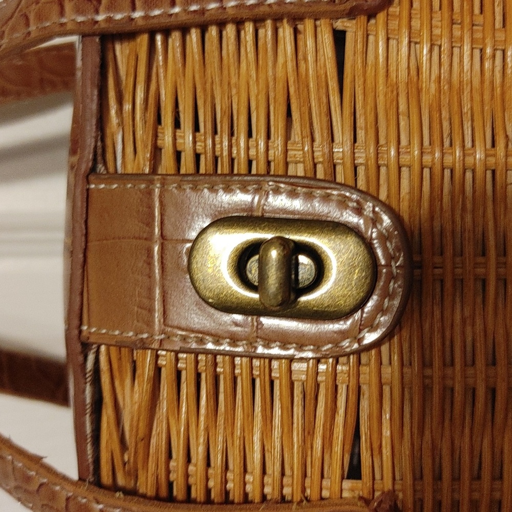 🌻Wicker Style Bag - Picture 3 of 11